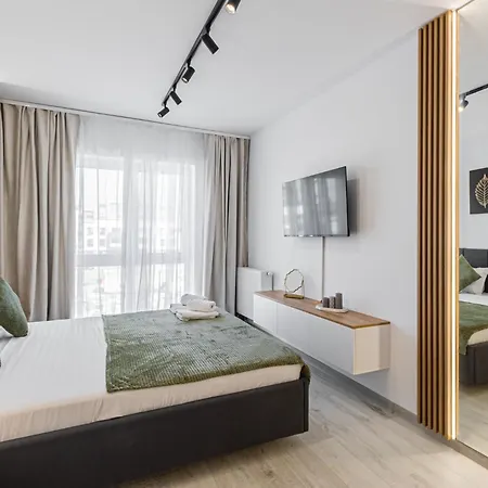 Cozy Deluxe 3 - Coresi Mall Апартаменты *
